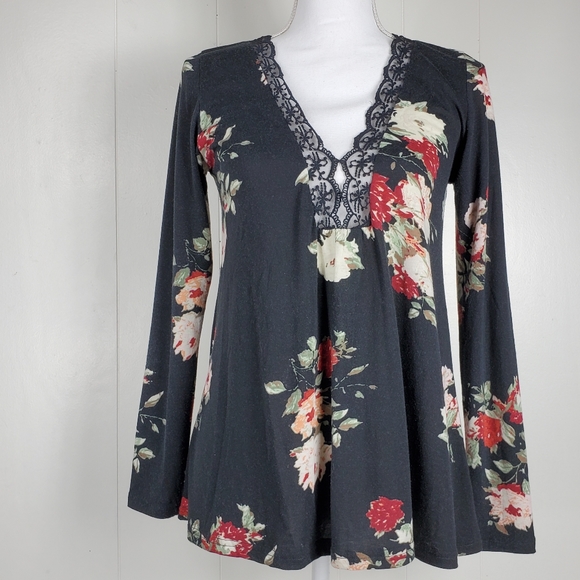 Daytrip floral long sleeved lace v neck top size small - Picture 10 of 14